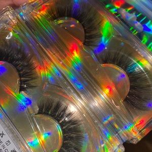 2 Pairs of Eye Lashes